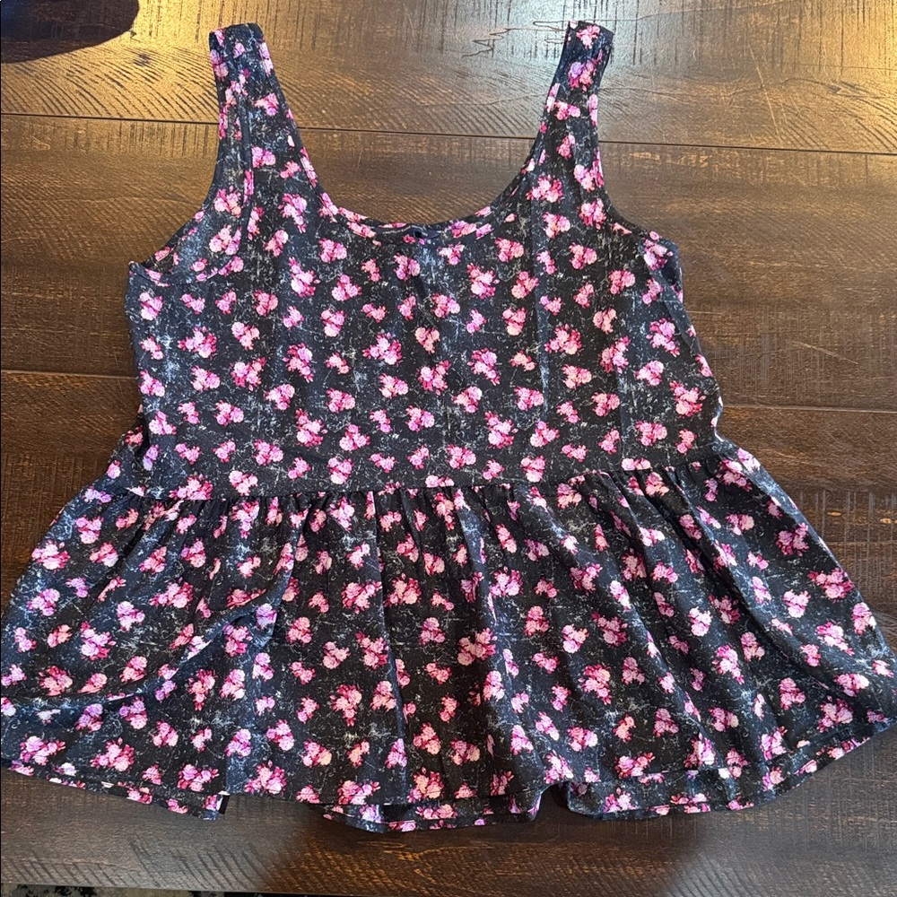 American Eagle Outfitters Pink and Black Floral Top